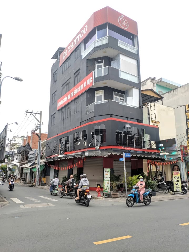 Cho thuê nhà góc 2 mặt tiền Tân Hương – Đối diện chợ 275, 5 tầng có thang máy