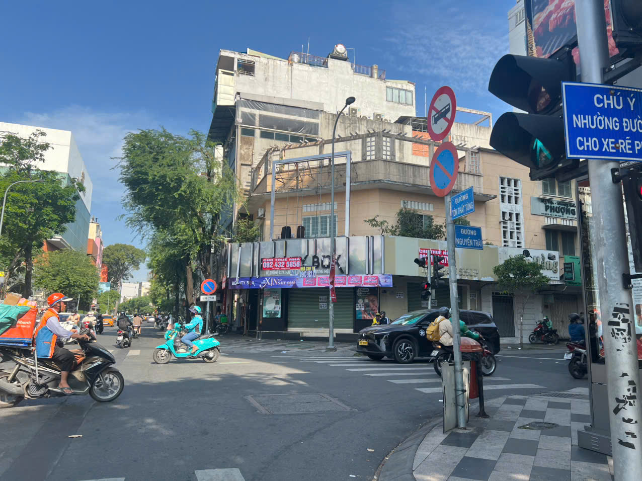 Cho thuê nhà góc Nguyễn Trãi – Tôn Thất Tùng, Quận 1